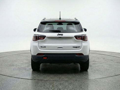 Used 2025 Jeep Compass Trailhawk image 6