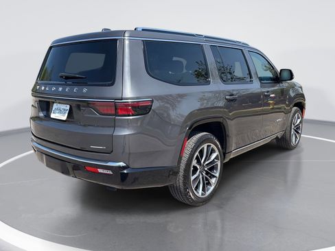 Used 2022 Jeep Wagoneer Series III w/ Premium Group I AWD/4WD image 8