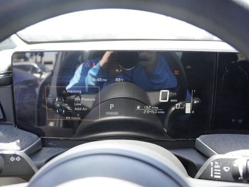 Used 2025 Nissan Kicks SV w/ Charging Package FWD image 10