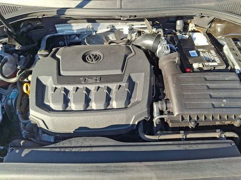 Used 2021 Volkswagen Tiguan SE image 28