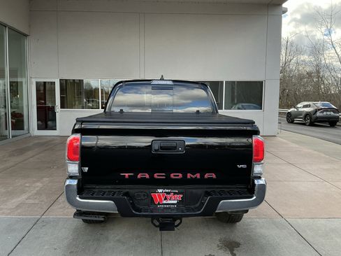 Certified 2023 Toyota Tacoma TRD Off-Road image 21