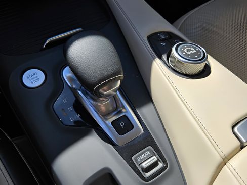 Used 2020 INFINITI QX50 Sensory image 22