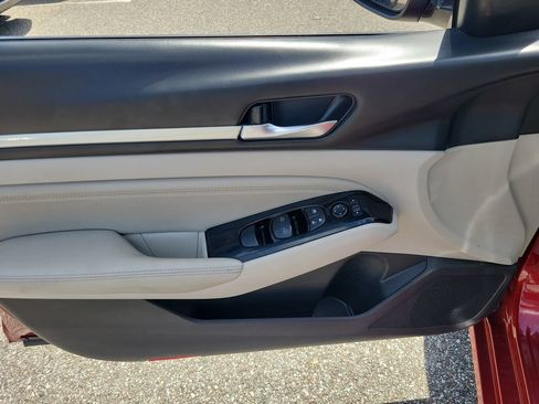 Certified 2021 Nissan Altima 2.5 SL FWD image 12
