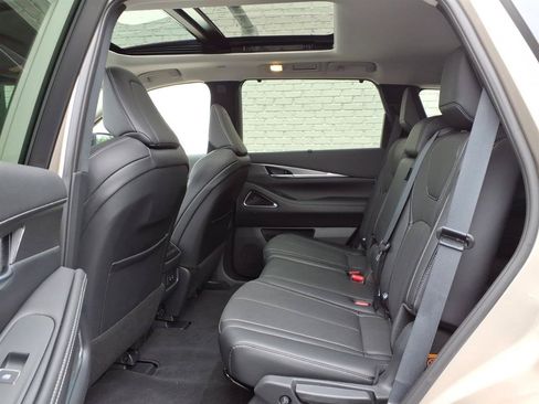 Used 2026 INFINITI QX60 Luxe w/ Cargo Package FWD image 13