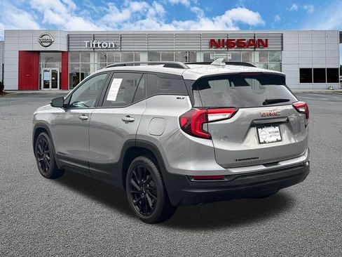 Used 2023 GMC Terrain SLT w/ Infotainment Package II FWD image 5