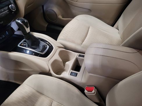 Used 2018 Nissan Rogue SV FWD image 26