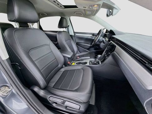 Used 2020 Volkswagen Passat 2.0T SE w/ Sunroof Package FWD image 28