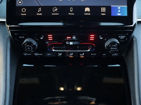 New 2025 Jeep Grand Cherokee L Limited image 8