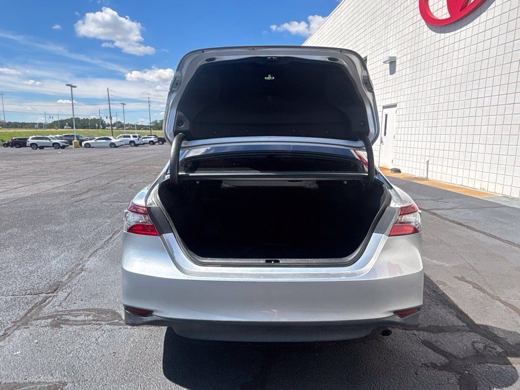 Used 2022 Toyota Camry LE FWD image 28