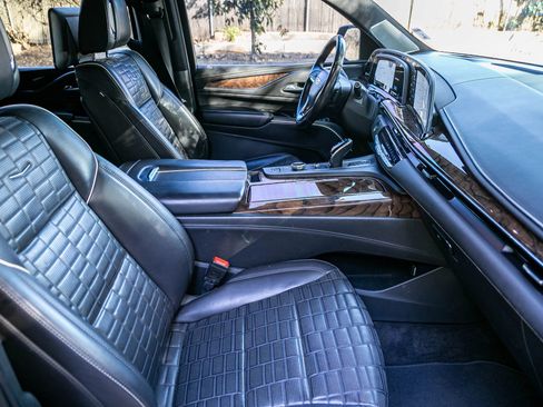 Used 2021 Cadillac Escalade ESV Sport Platinum w/ Heavy-Duty Trailer Package image 26