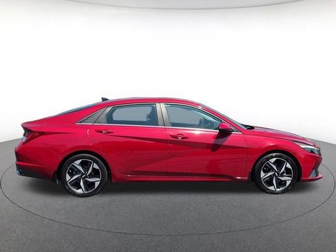 Used 2023 Hyundai Elantra Limited FWD image 4
