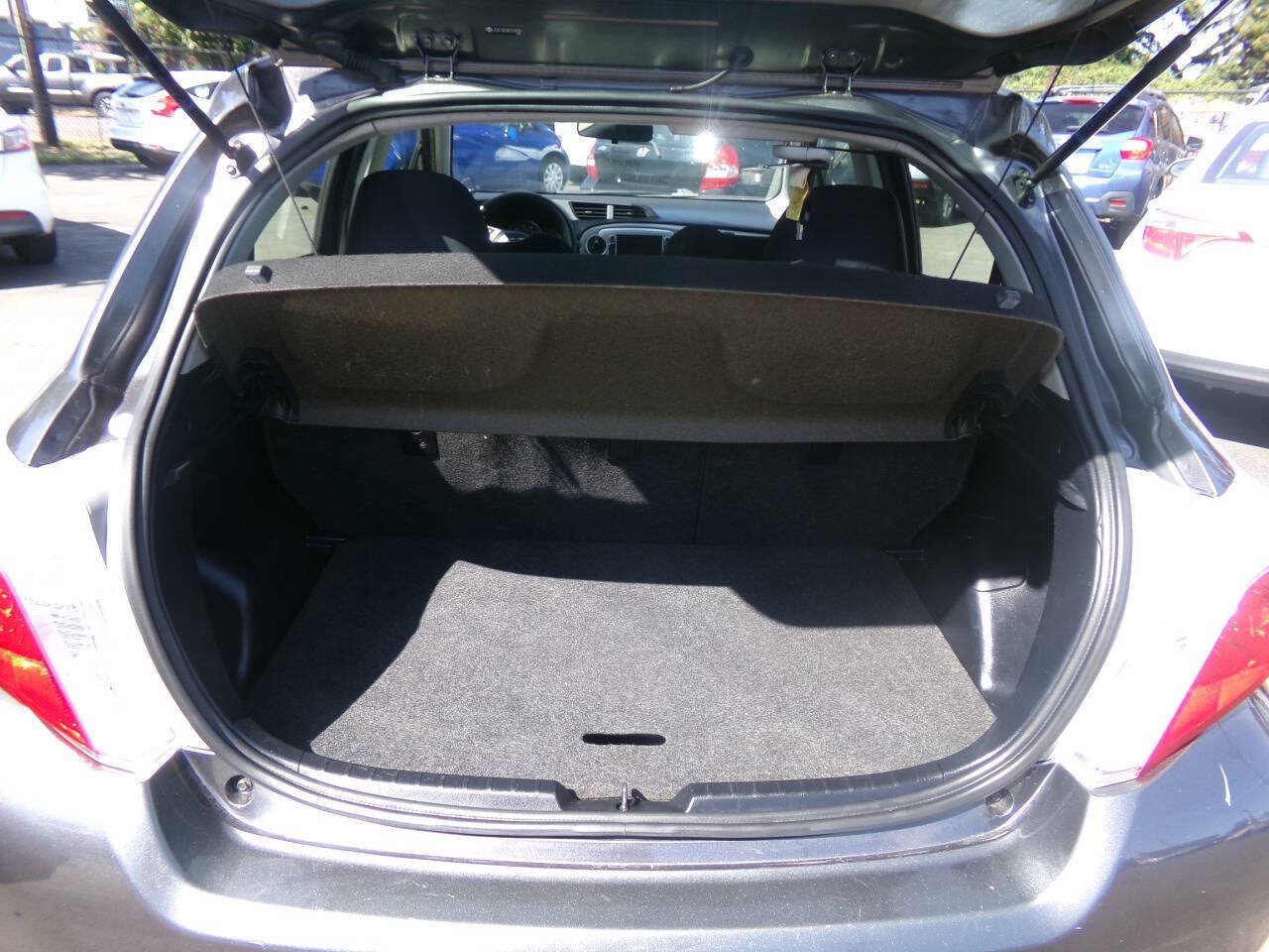 Used 2014 Toyota Yaris LE FWD image 7