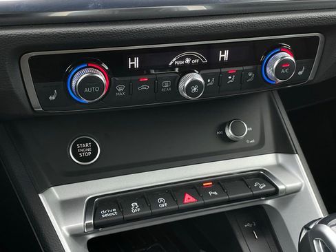 Used 2024 Audi Q3 2.0T Premium image 19