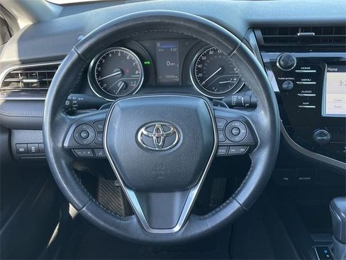 Used 2020 Toyota Camry SE image 11