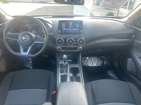 Used 2025 Nissan Sentra SV w/ Trunk Package image 18