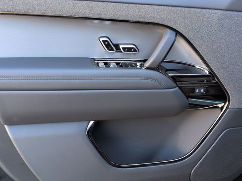 New 2026 Land Rover Range Rover Sport SE image 9