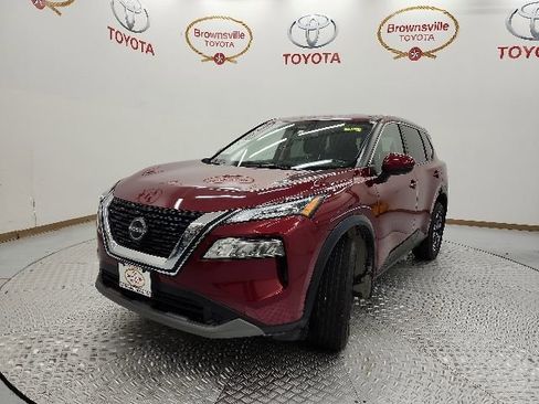 Used 2023 Nissan Rogue SV FWD image 2