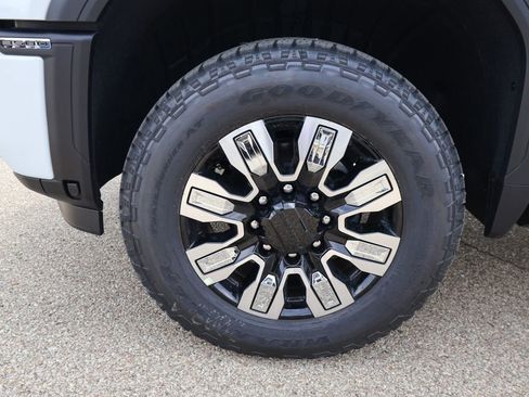 New 2026 GMC Sierra 3500 Denali w/ Denali Reserve Package image 39