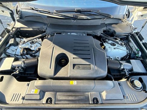 Used 2020 Land Rover Range Rover image 18