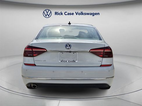 Used 2018 Volkswagen Passat 2.0T SE image 6