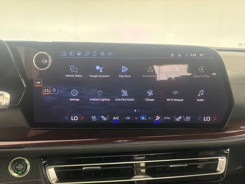 Used 2024 Chevrolet Traverse RS AWD/4WD image 5