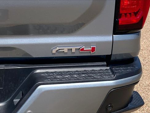 Used 2023 GMC Canyon AT4 w/ AT4 Premium Package AWD/4WD image 10