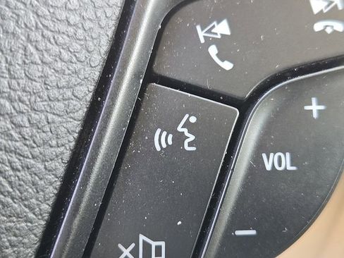 Used 2019 Ford Edge Titanium image 29