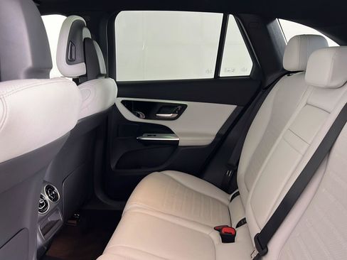 Used 2023 Mercedes-Benz GLC 300 4MATIC image 13
