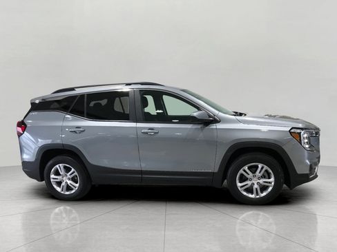 Used 2023 GMC Terrain SLE w/ Driver Convenience Package image 10