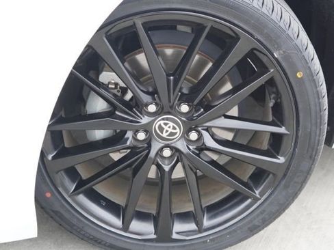 Used 2022 Toyota Camry XSE image 12