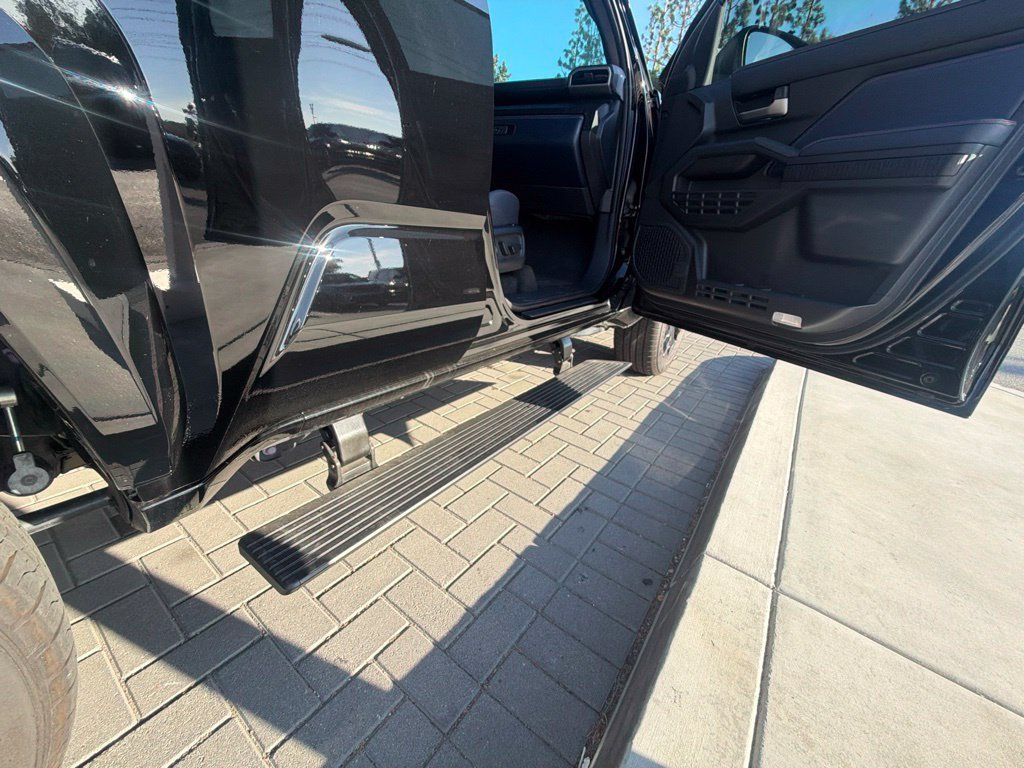 Used 2025 Toyota 4Runner Platinum AWD/4WD image 7