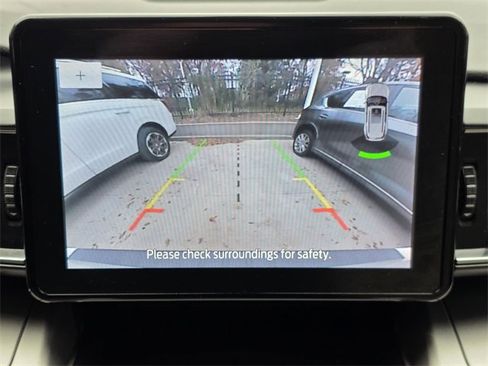 Used 2021 Ford Explorer XLT w/ Equipment Group 202A image 13