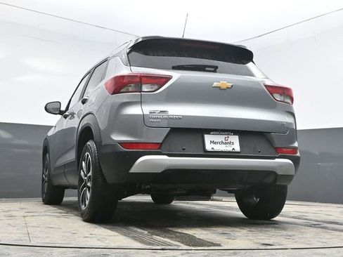 Used 2025 Chevrolet TrailBlazer LT w/ Driver Confidence Package image 37