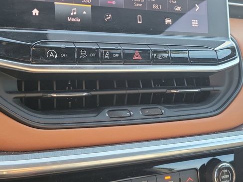 Certified 2024 Jeep Compass Limited image 26