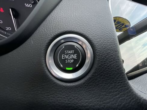 Used 2020 Cadillac XT4 Premium Luxury w/ Technology Package FWD image 16