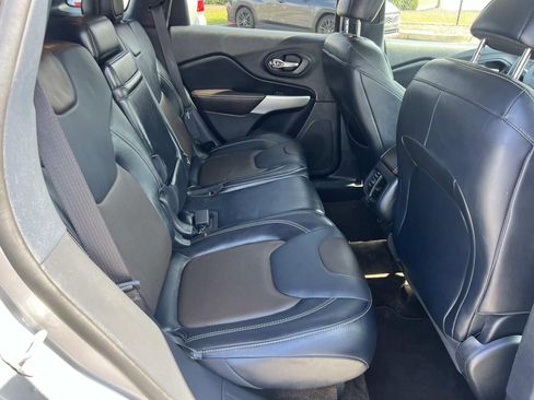 Used 2018 Jeep Cherokee Limited w/ Luxury Group image 15