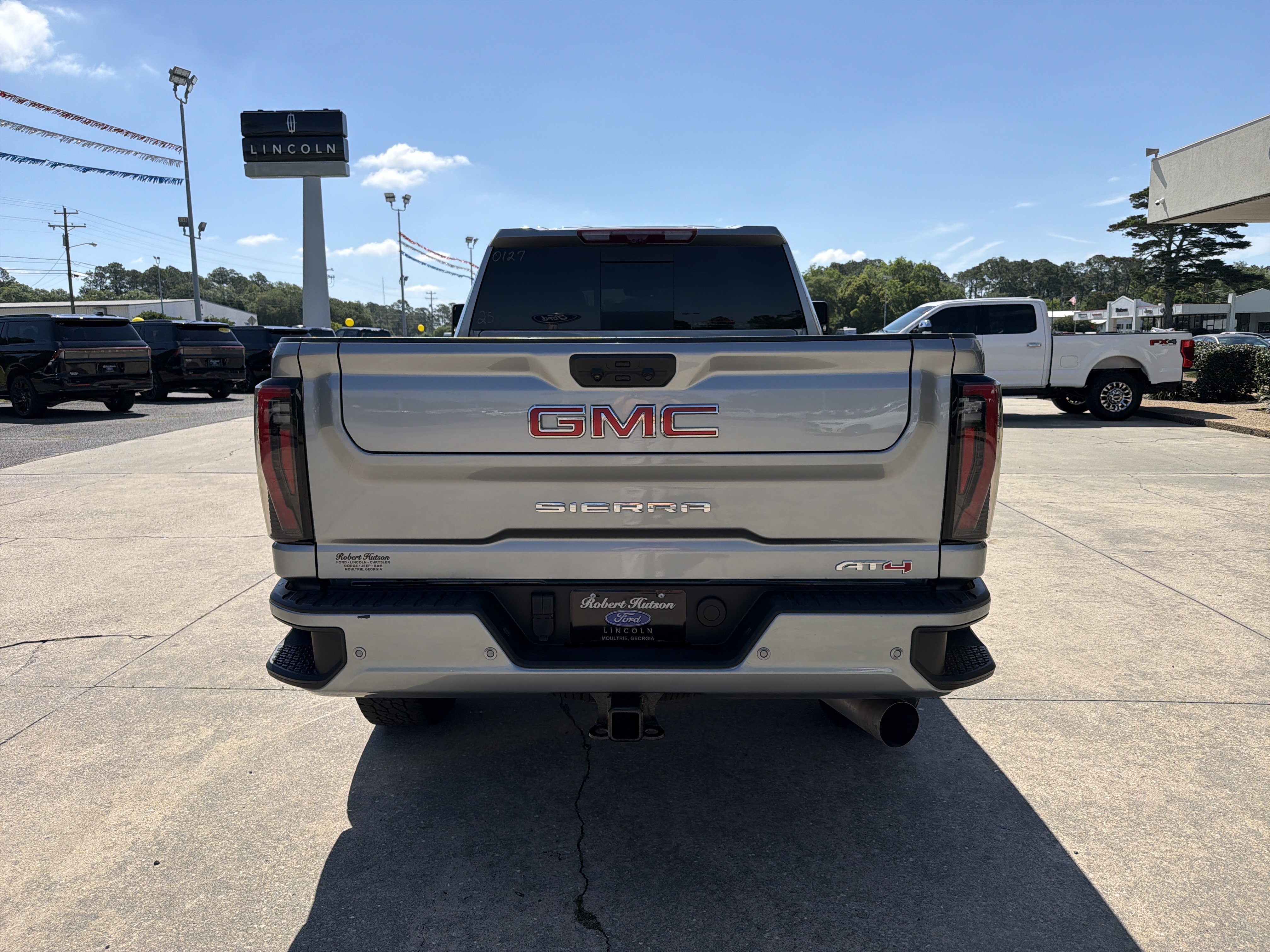 Used 2025 GMC Sierra 2500 AT4 w/ AT4 Premium Plus Package AWD/4WD image 23