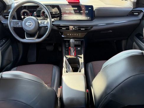 Certified 2025 Nissan Kicks SR image 21