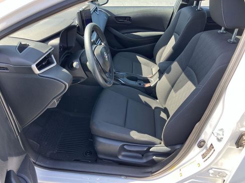 Used 2025 Toyota Corolla LE image 12