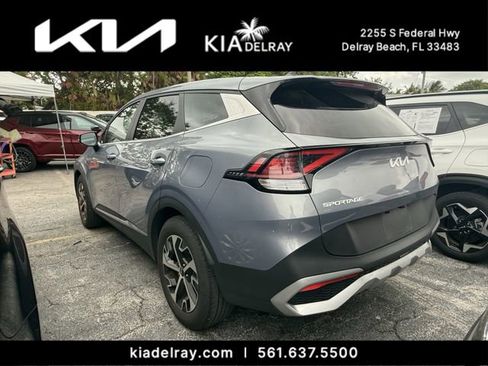 Used 2023 Kia Sportage EX image 3