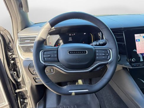 Used 2022 Jeep Wagoneer Series III image 12