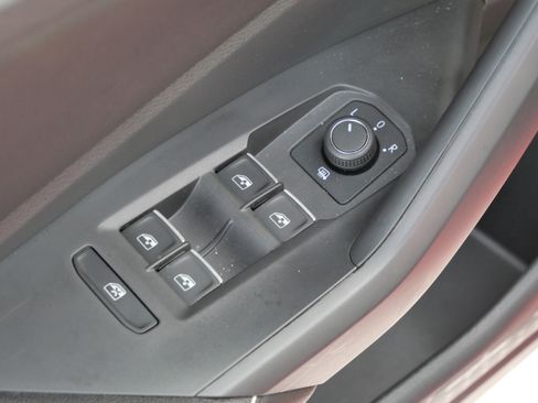 Used 2025 Volkswagen Jetta Sport image 19