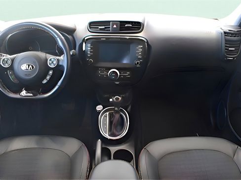 Used 2019 Kia Soul ! image 12