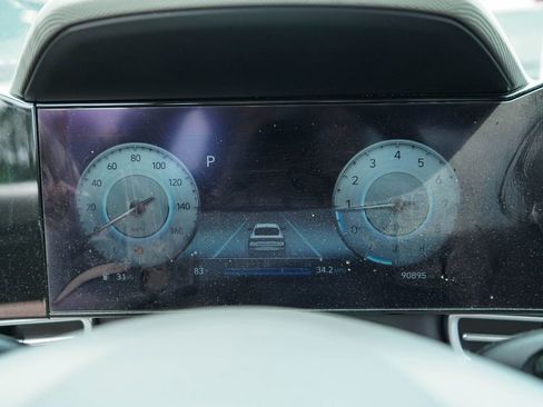 Used 2023 Hyundai Elantra SEL w/ Convenience Package image 6