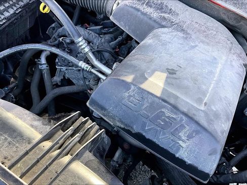 Used 2024 RAM 1500 Classic SLT RWD image 31