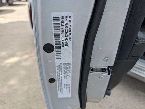 Used 2023 Dodge Charger SXT RWD image 34