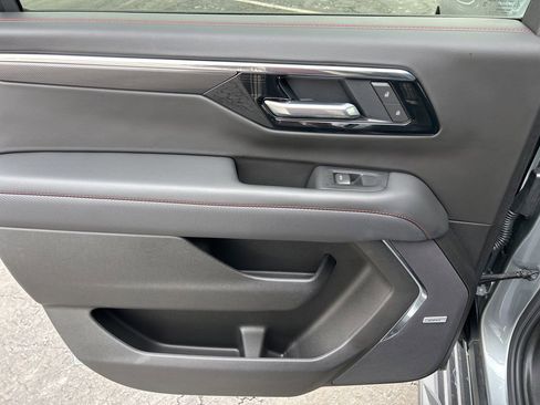 Used 2025 Chevrolet Suburban RST w/ Comfort Package image 39