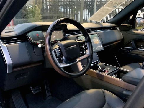 Used 2024 Land Rover Range Rover SE image 17