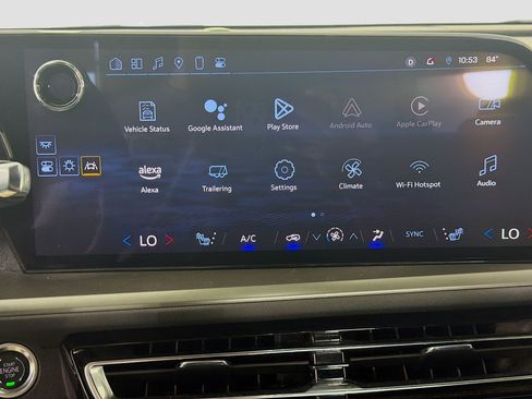 Used 2025 Chevrolet Traverse LT FWD image 19