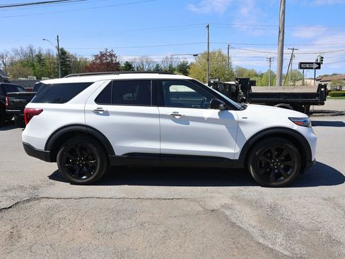 Used 2023 Ford Explorer ST-Line w/ Class IV Trailer Tow Package AWD/4WD image 8
